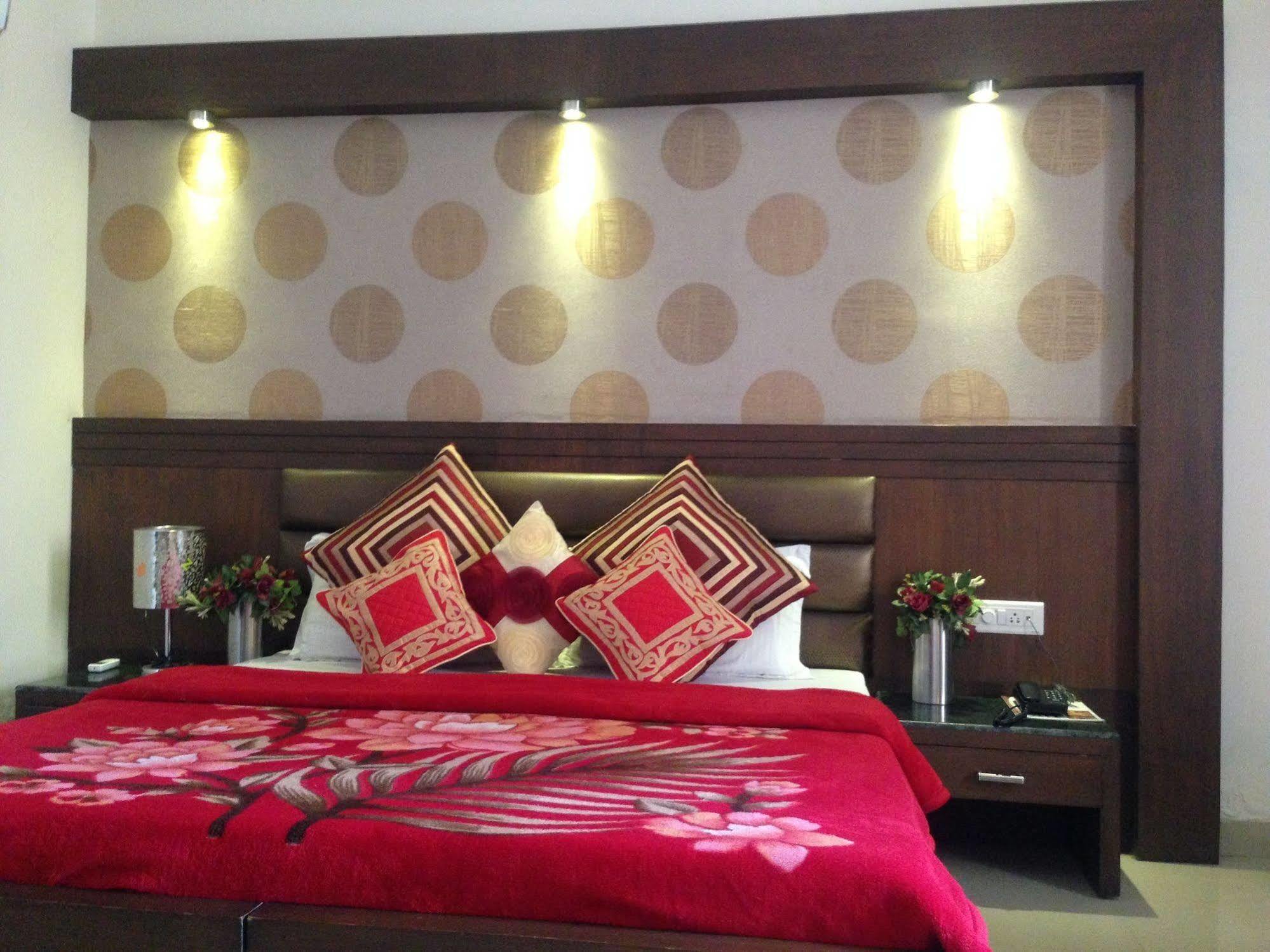 Namaskar Residency Hotel Амритсар Екстериор снимка